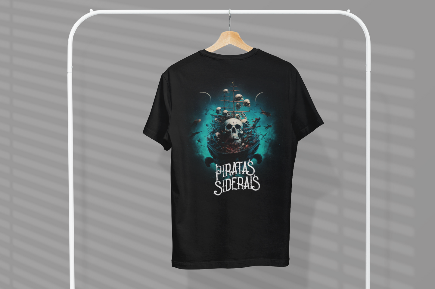 Camiseta Unissex Preta - Nave Sideral