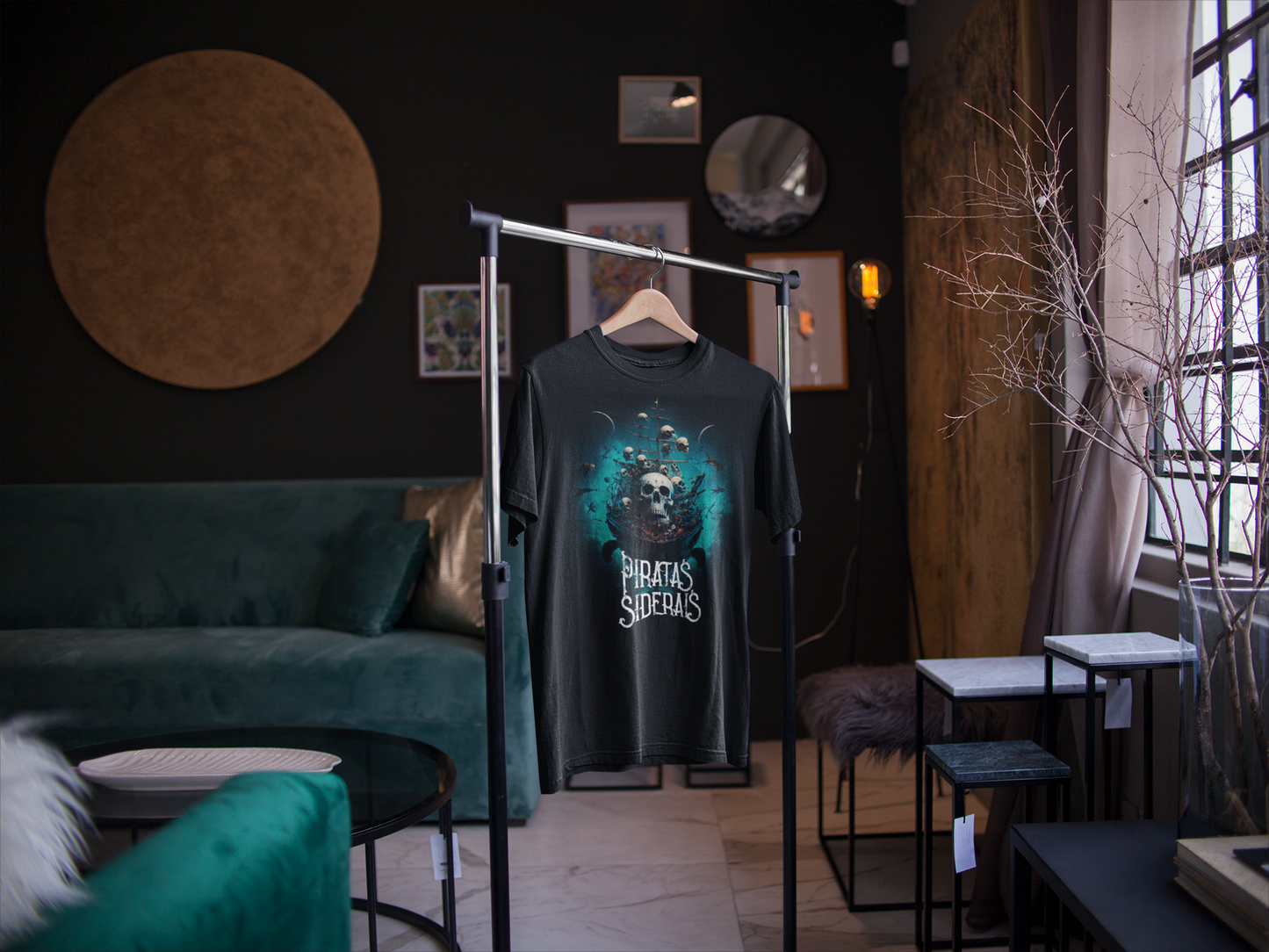 Camiseta Unissex Preta - Nave Sideral